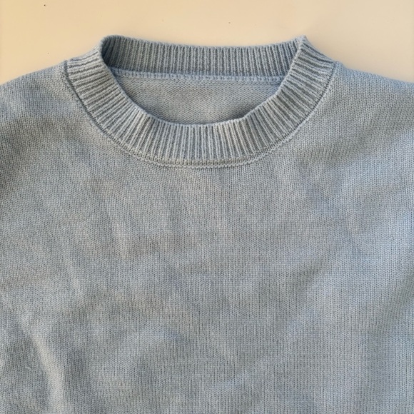 Commense Women's Light Blue Crewneck Soft Drop Shoulder Sweater Size Medium - Picture 3 of 6
